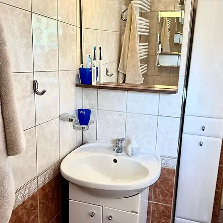 Na Zaciszu - Metro Zacisze 게스트하우스 *