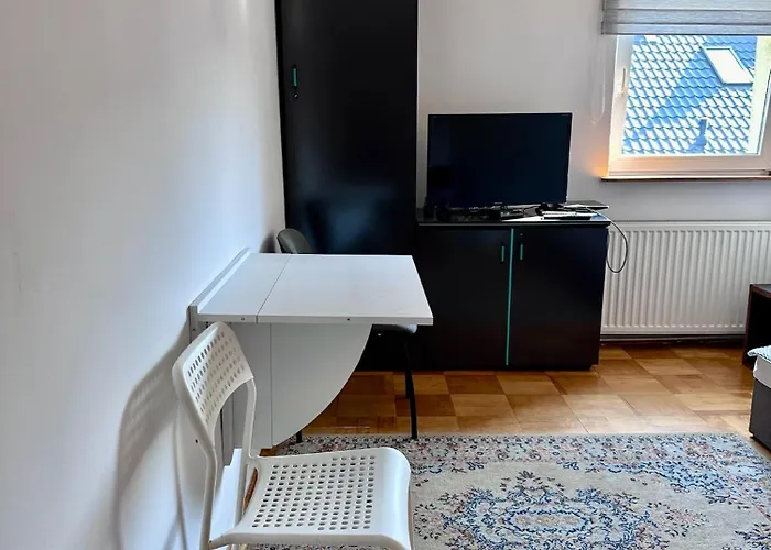 Na Zaciszu - Metro Zacisze Guest house