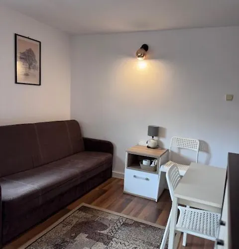 Guest house Na Zaciszu - Metro Zacisze